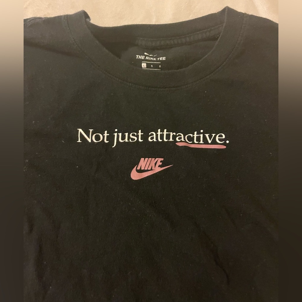 Woman’s Nike T shirt sz Large
